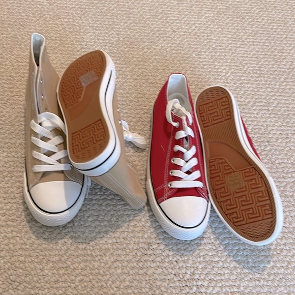 BRAND NEW Jenn Ardor Sneakers.  Size 7, high tops in khaki, flats in red size 7 - Picture 2 of 7